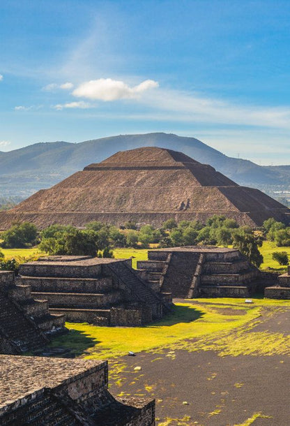 Viaje a Six Flags, Pirámides de Teotihuacán, Ciudad de México, Puebla, Querétaro y Santuario de las Luciérnagas